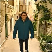 Insegnante di diritto ed economia impartirebbe lezioni private a studenti di scuola secondaria di secondo grado